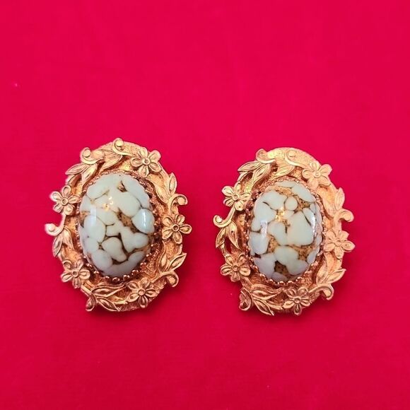 Vintage Whiting and Davis Co. Gold Turquoise Clip-on Earrings - Picture 1 of 3